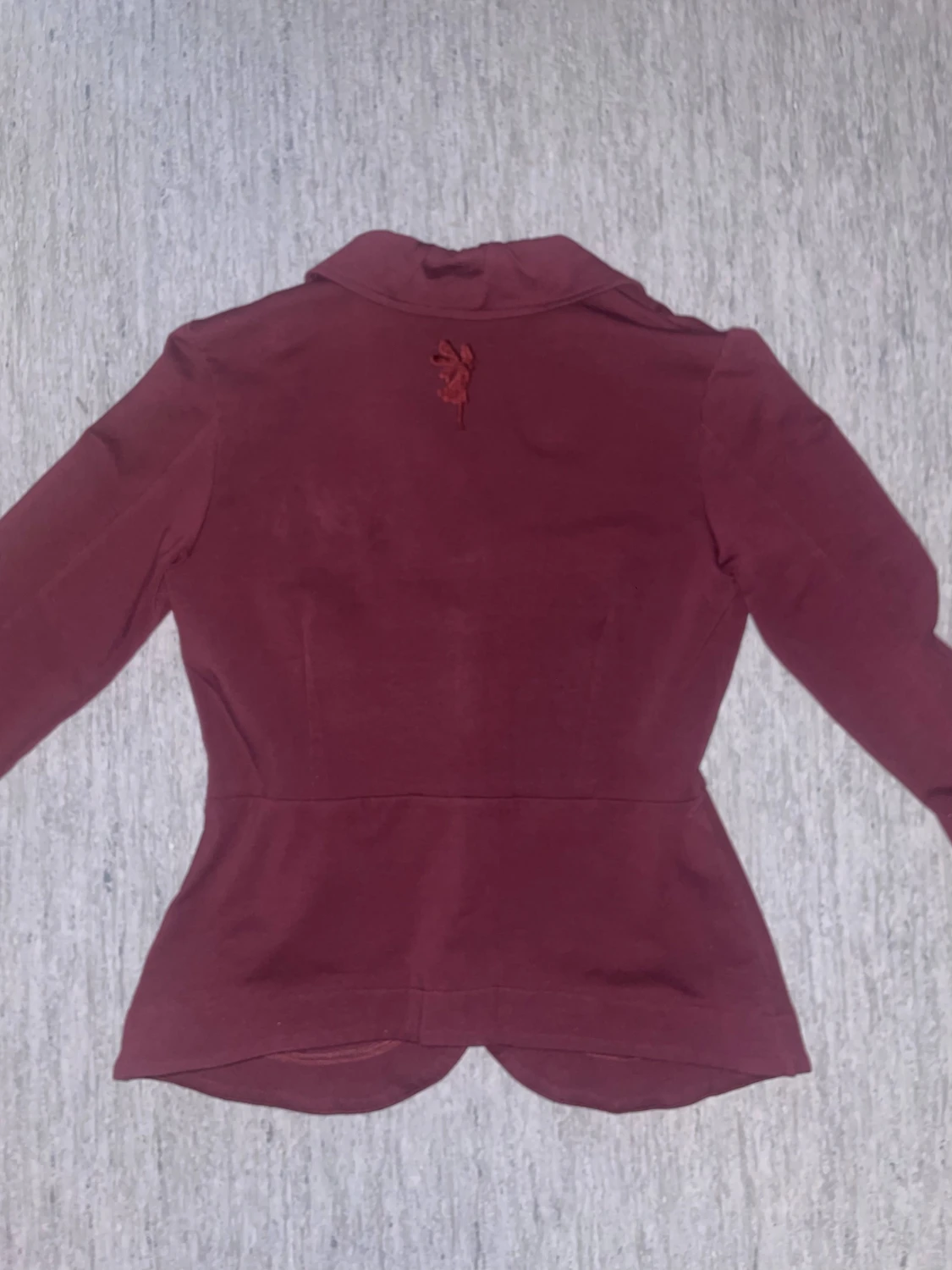 Vinröd kavaj från House of Lola - 3