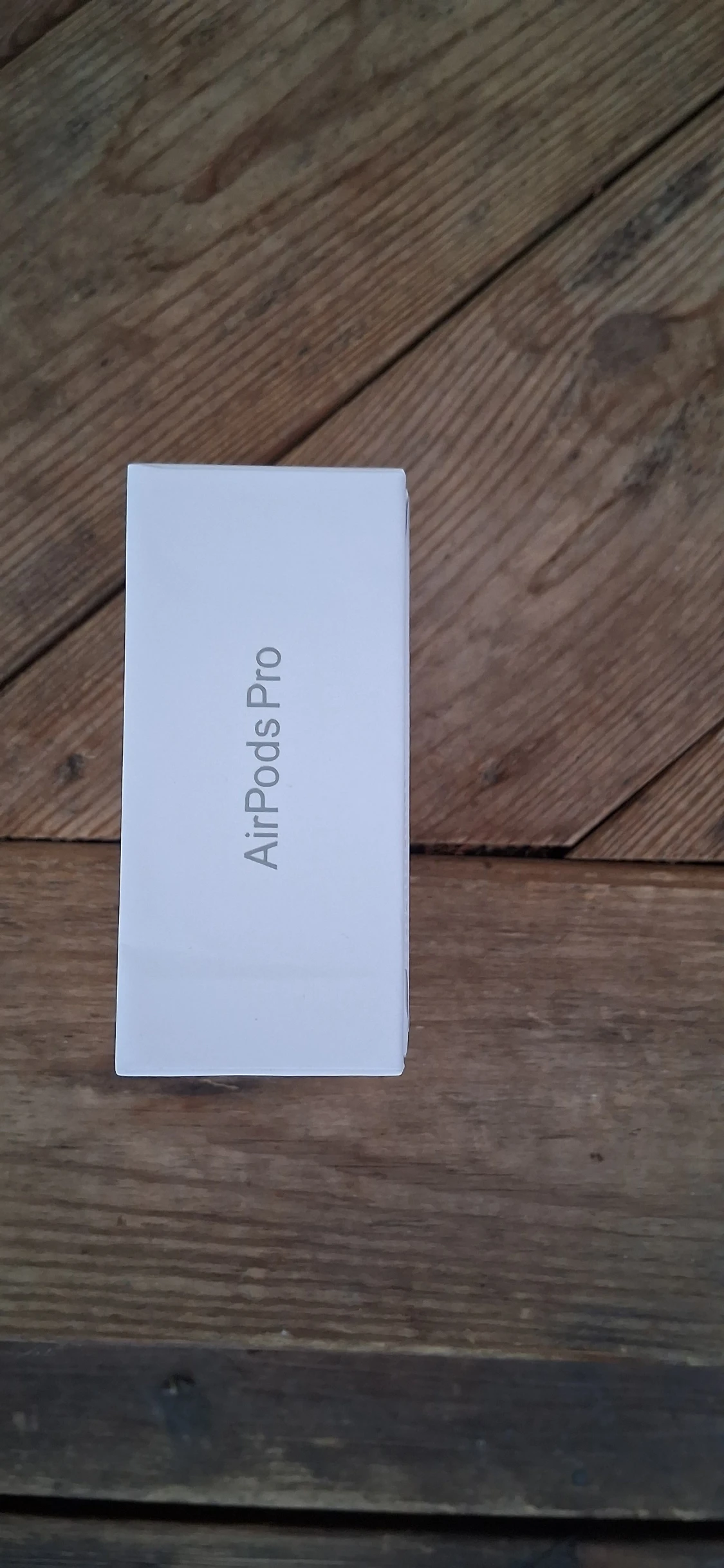 AirPods Pro (2nd generation) with MagSafe Charging Case (USB-C) - 4