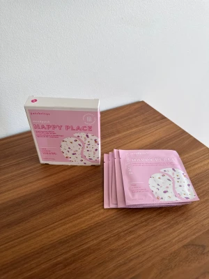 Moodpatch Happy Place Eye Gels - 5 par. Är helt nya och oanvända.