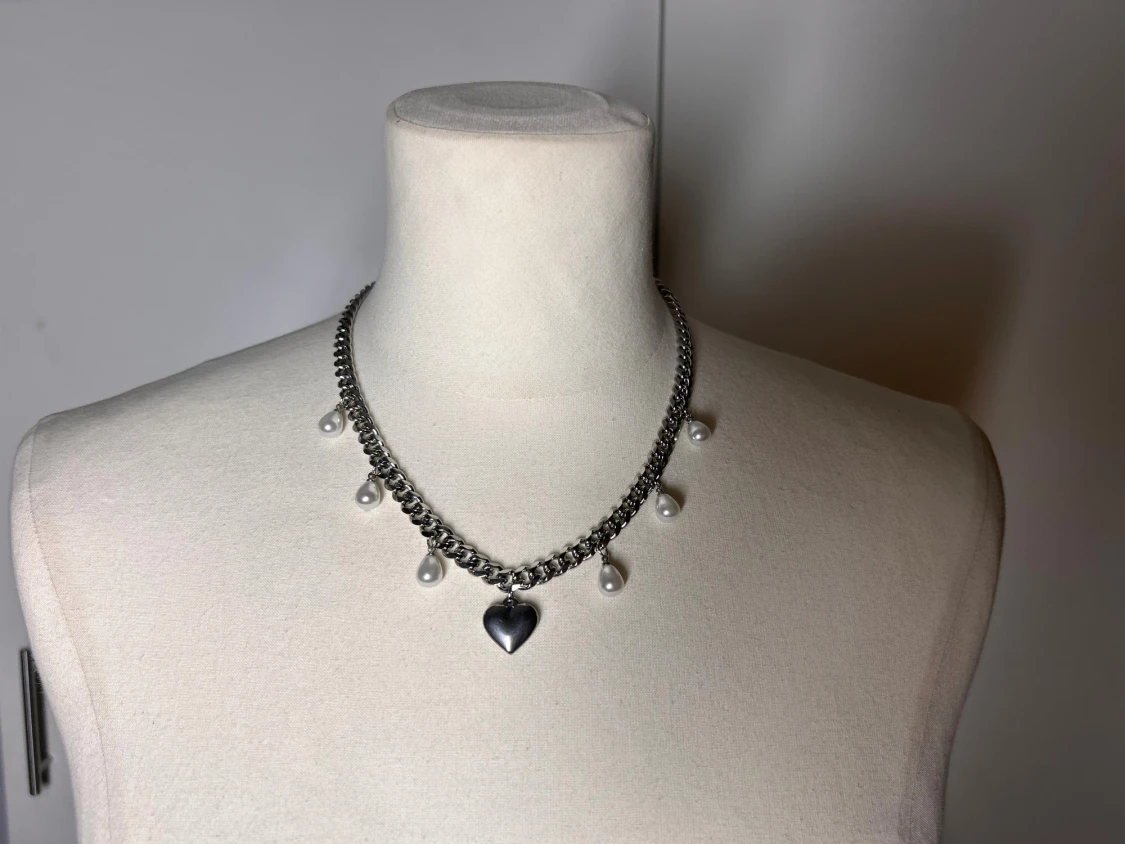 Halsband med pärlor och hjärta - 4