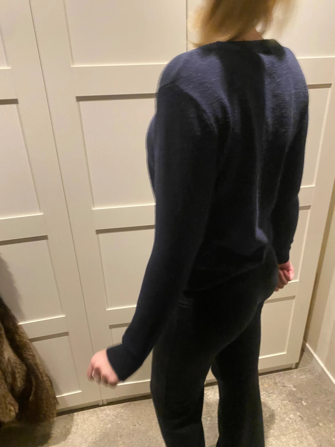 Mörkblå stickad Vila tröja  - 2