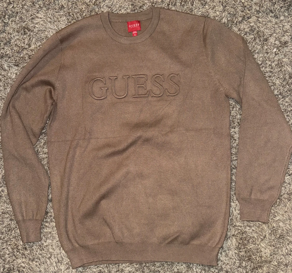 Guess stickad tröja