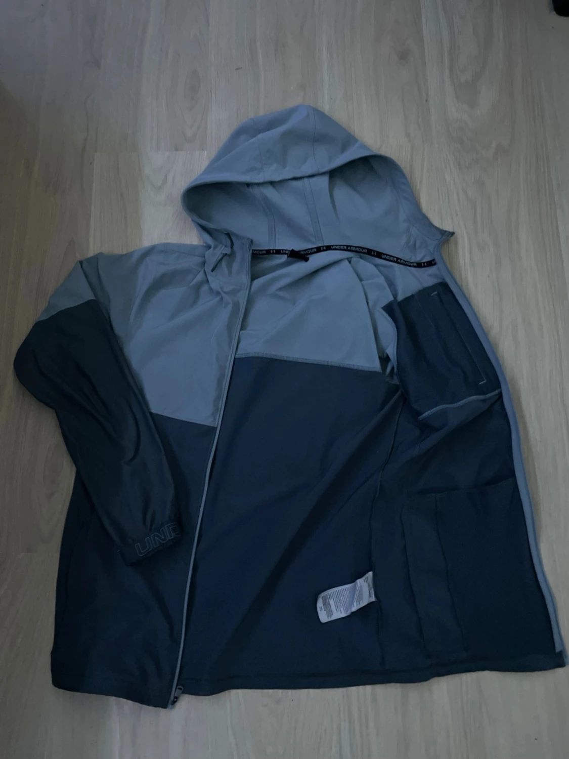 Grå och svart vindjacka Under Armour - 2