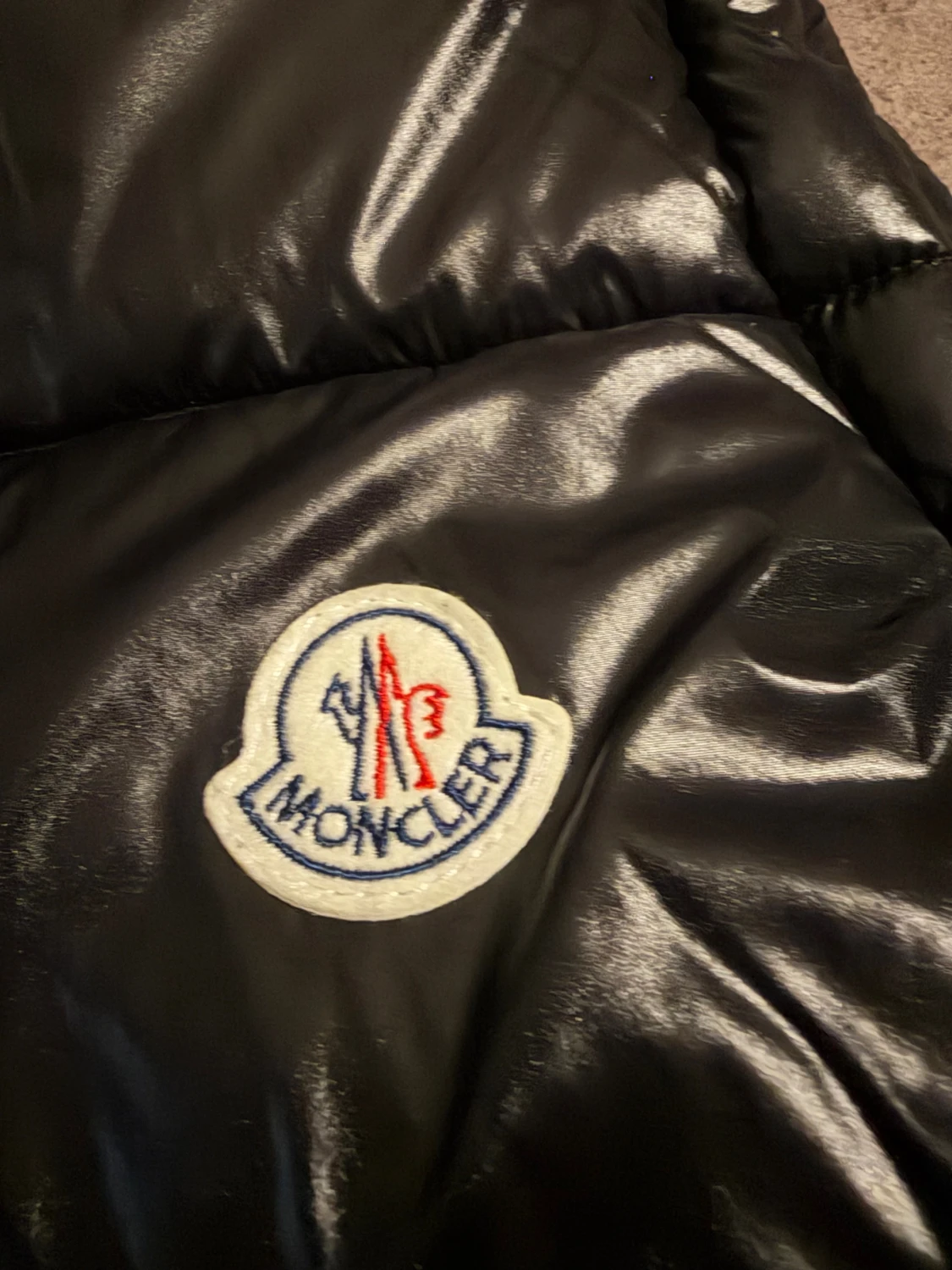 Svart dunväst från Moncler med huva - 3