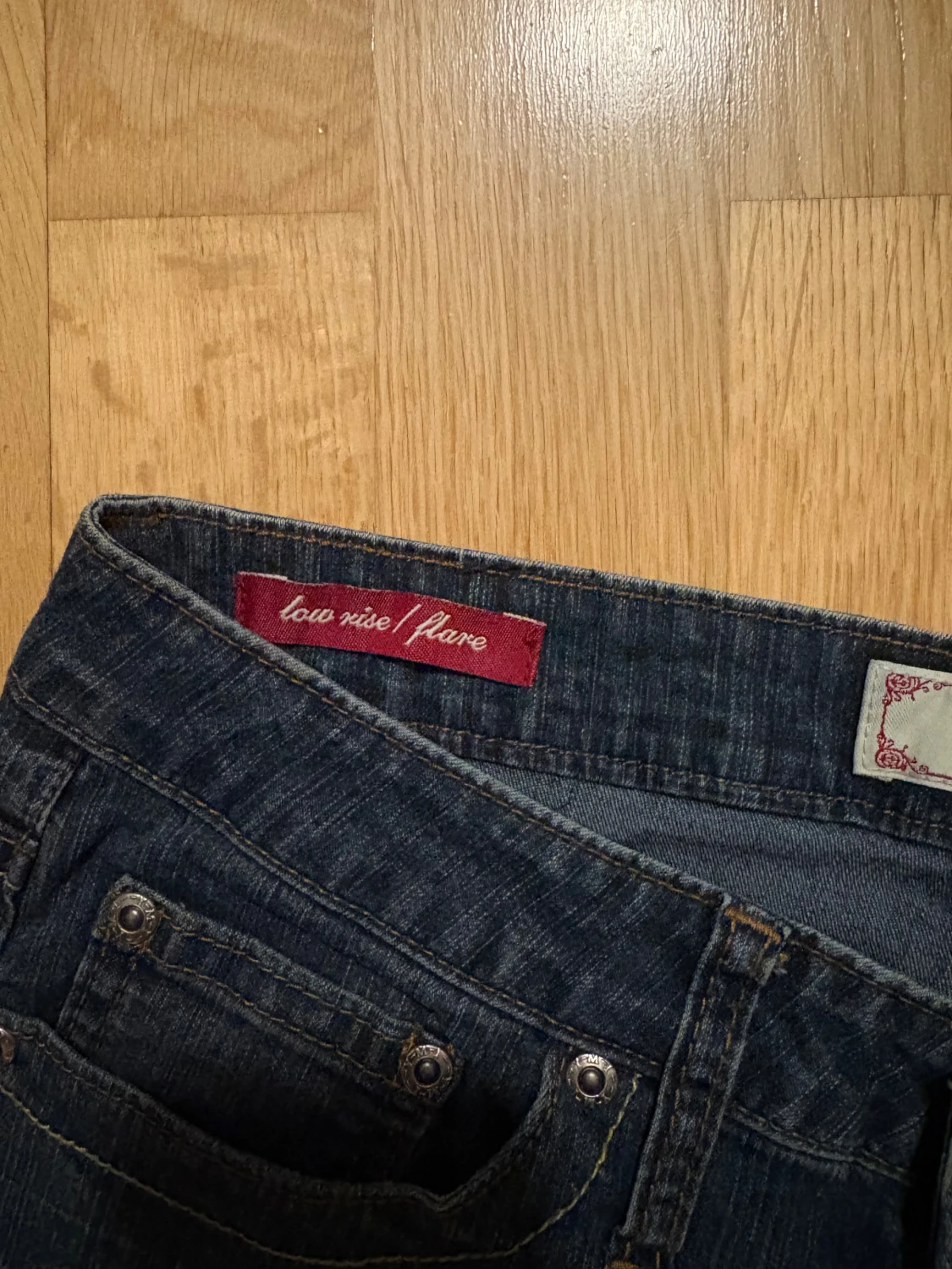 Mörkblå vintage jeans - 3