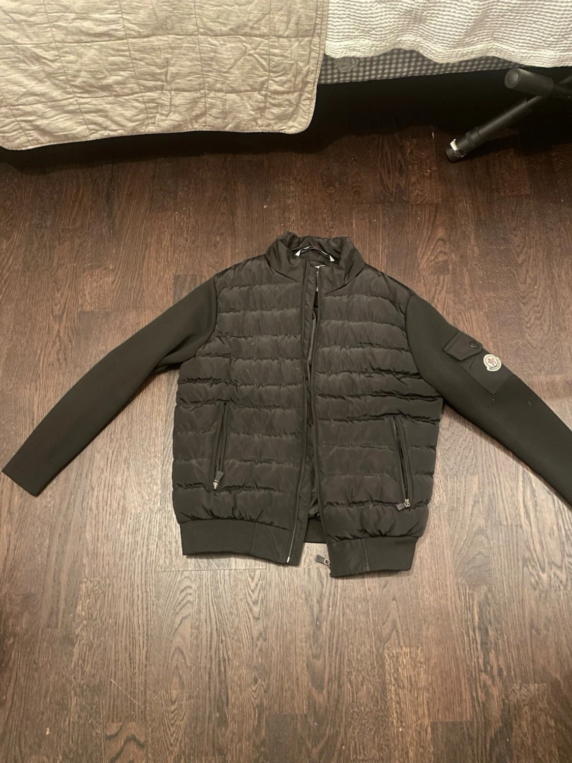 Svart pufferjacka från Moncler