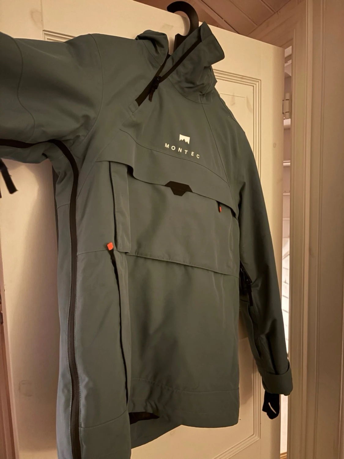 Skidjacka från Montec - 1