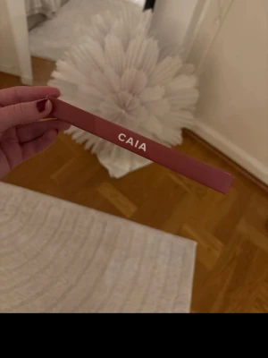 Läppenna  - Caia läppenna i färgen frozen berry. Helt ny oöppnad