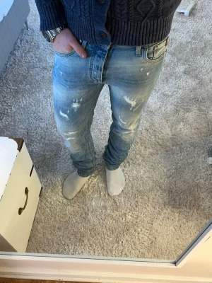 Jack & Jones Jeans  - Jack & Jones Jeans | Bra skick | Storlek 31/32 | Pris - 399kr | Modellen är ca 179cm lång | Hör av dig vid minsta fråga eller fundering!!
