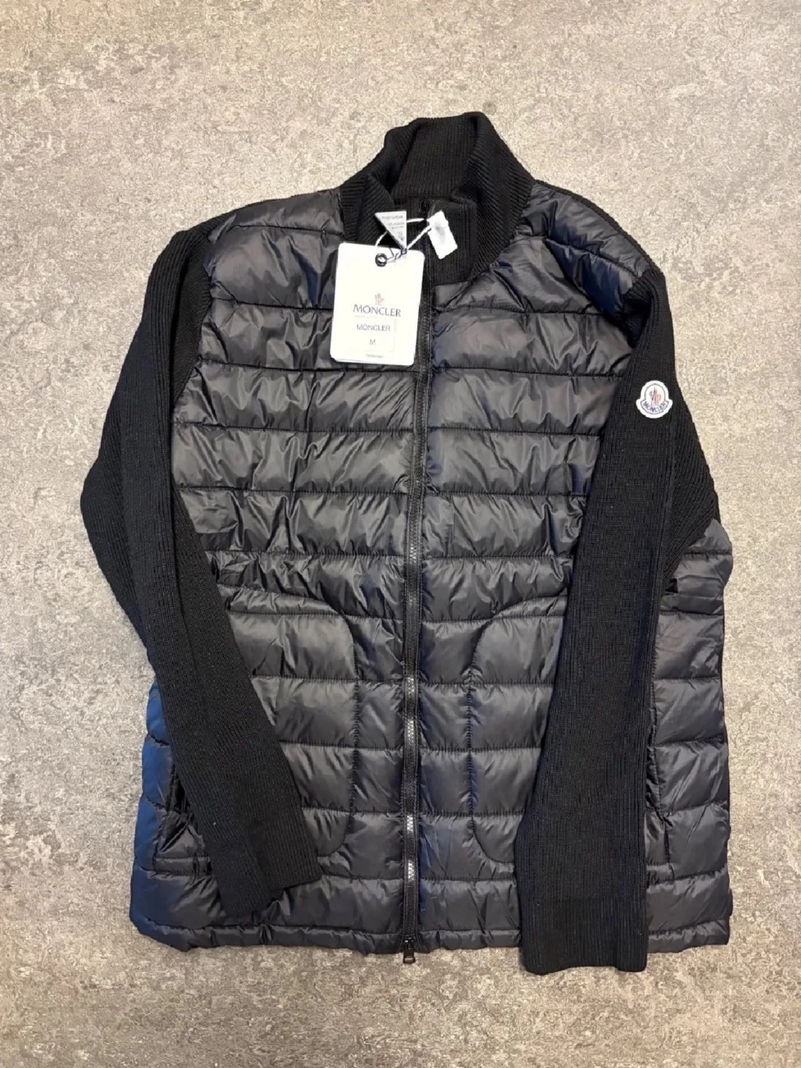 Svart pufferjacka från Moncler