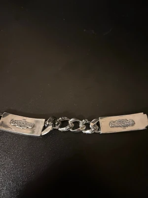Chrome Hearts Cuban Bracelet ⚜️  - Stilig, tung, och classy chrome hearts silver cuban som skiner på handen. Skriv 💬 vid frågor