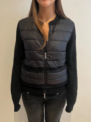 Moncler cardigan  - 9/10 | size XS men passar mer S 