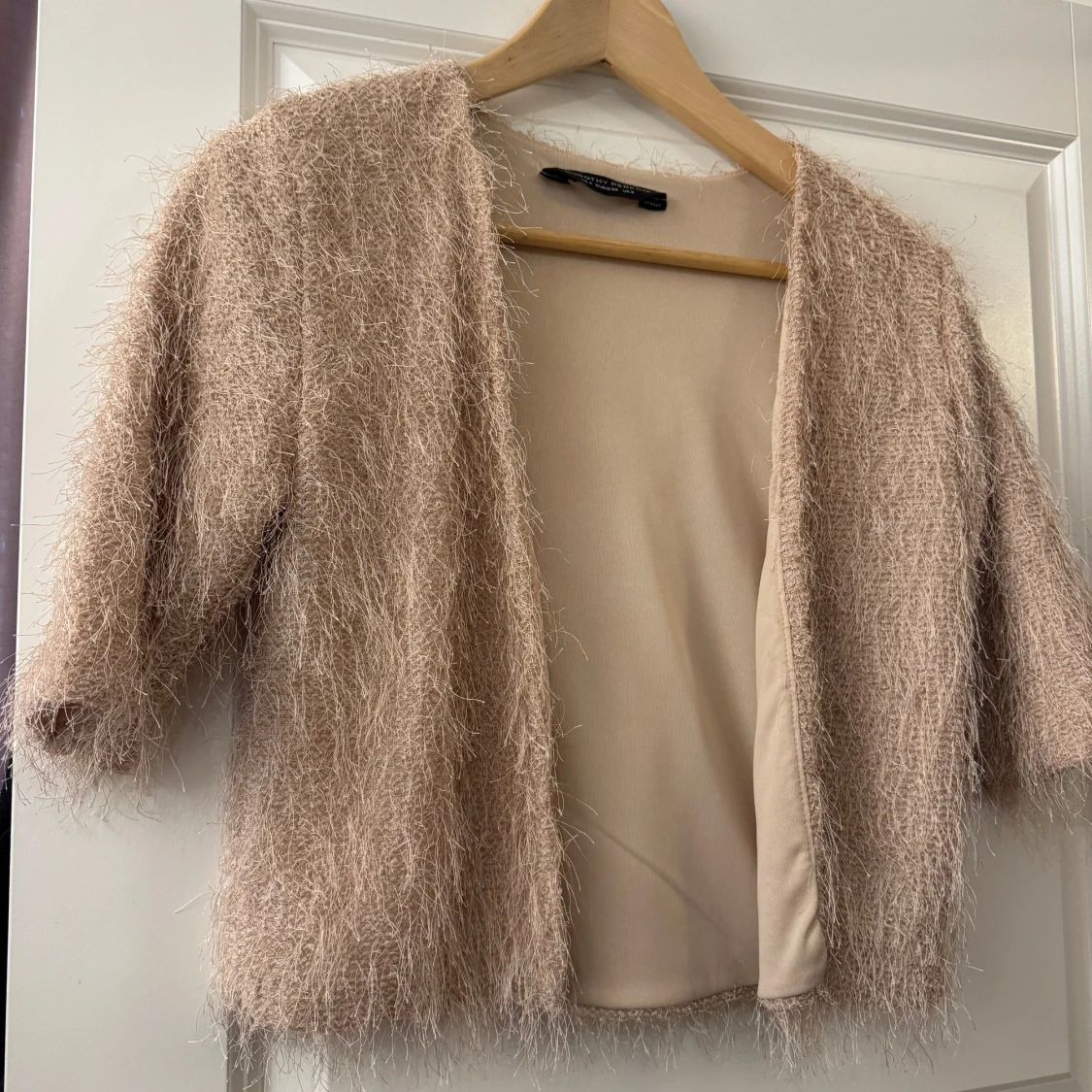 fluffig kofta från Dorothy Perkins