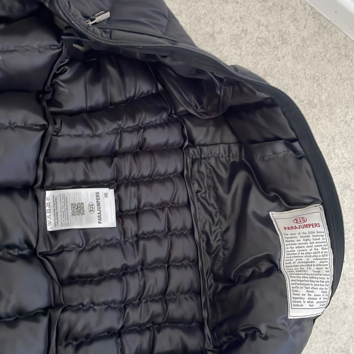 Svart dunväst från Parajumpers M - 4