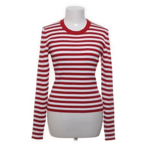 Randig tröja - Vit och röd randig tröja från Carin Wester i superbra skick💞Pris kan såklart diskuteras!!