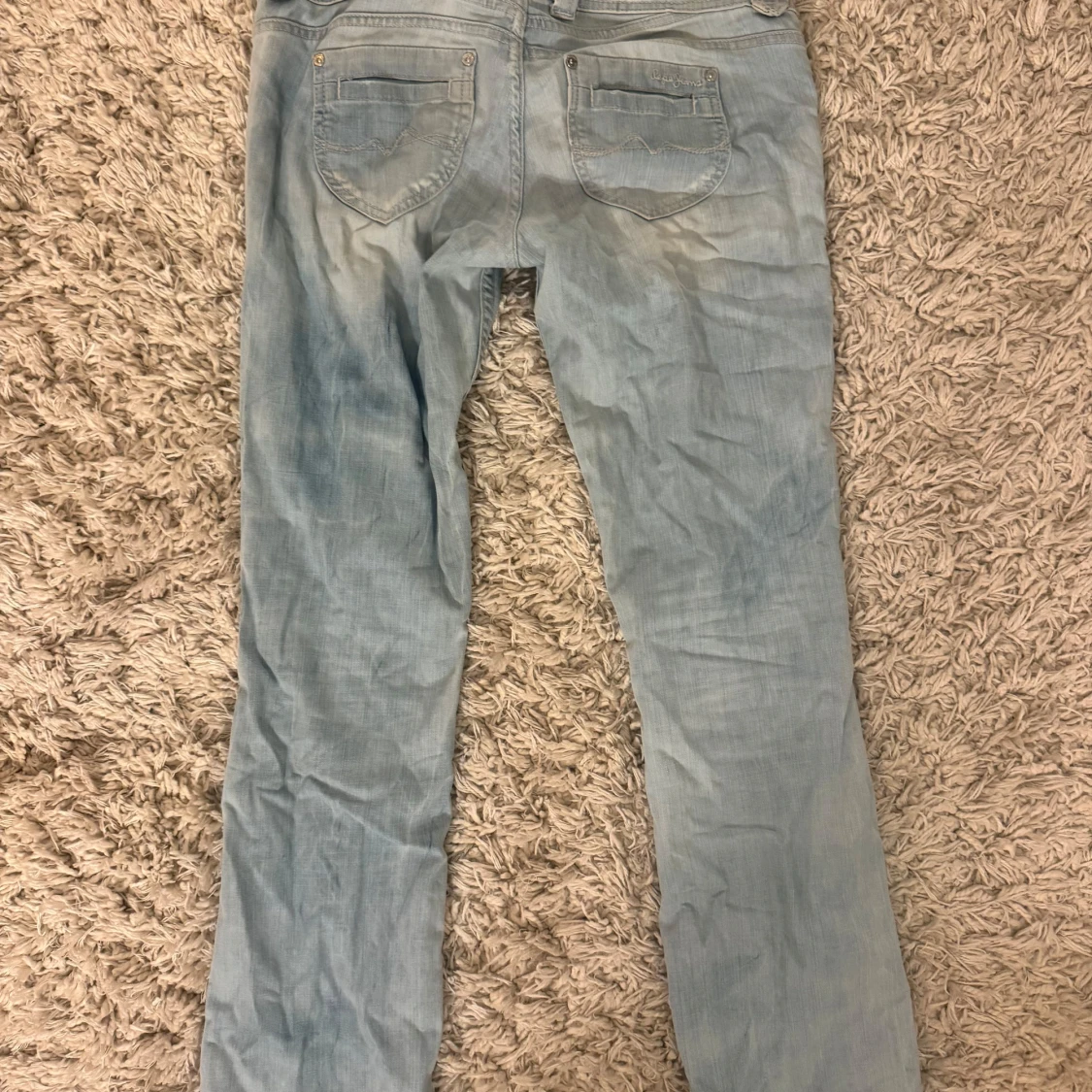 Ljusblåa bootcut jeans - 2