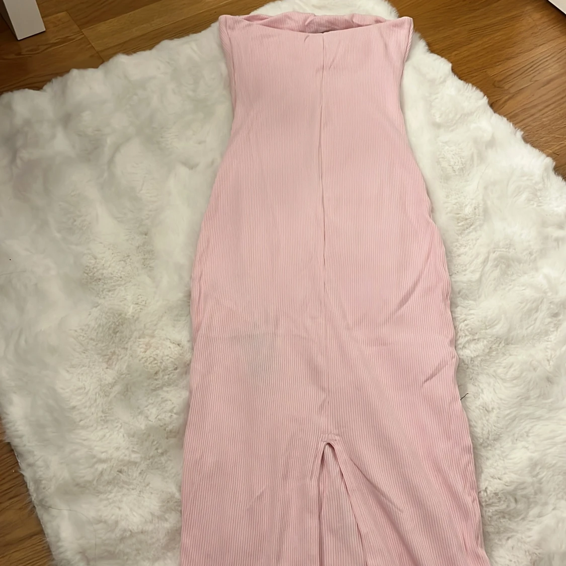 Ljusrosa axelbandslös långklänning Storlek M - 1