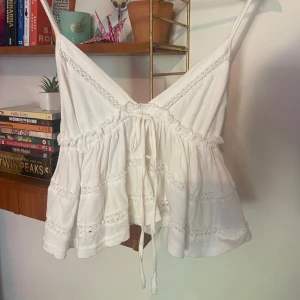 Babydoll linne - Köpte på Urban Outfitters (nypris 400kr😓) men har använts bara en gång! Kontakta gärna vid frågor <3