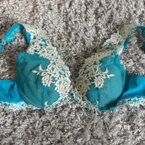 Intimissimi bh - Har klippt bort lappen men tror det är storlek 70B. Knappt använd.