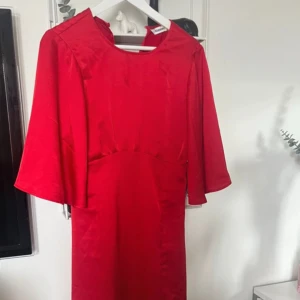 Klänning - Använd vid ett tillfälle bara