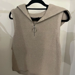 Stickat - Endast provad, storlek M men känns som S