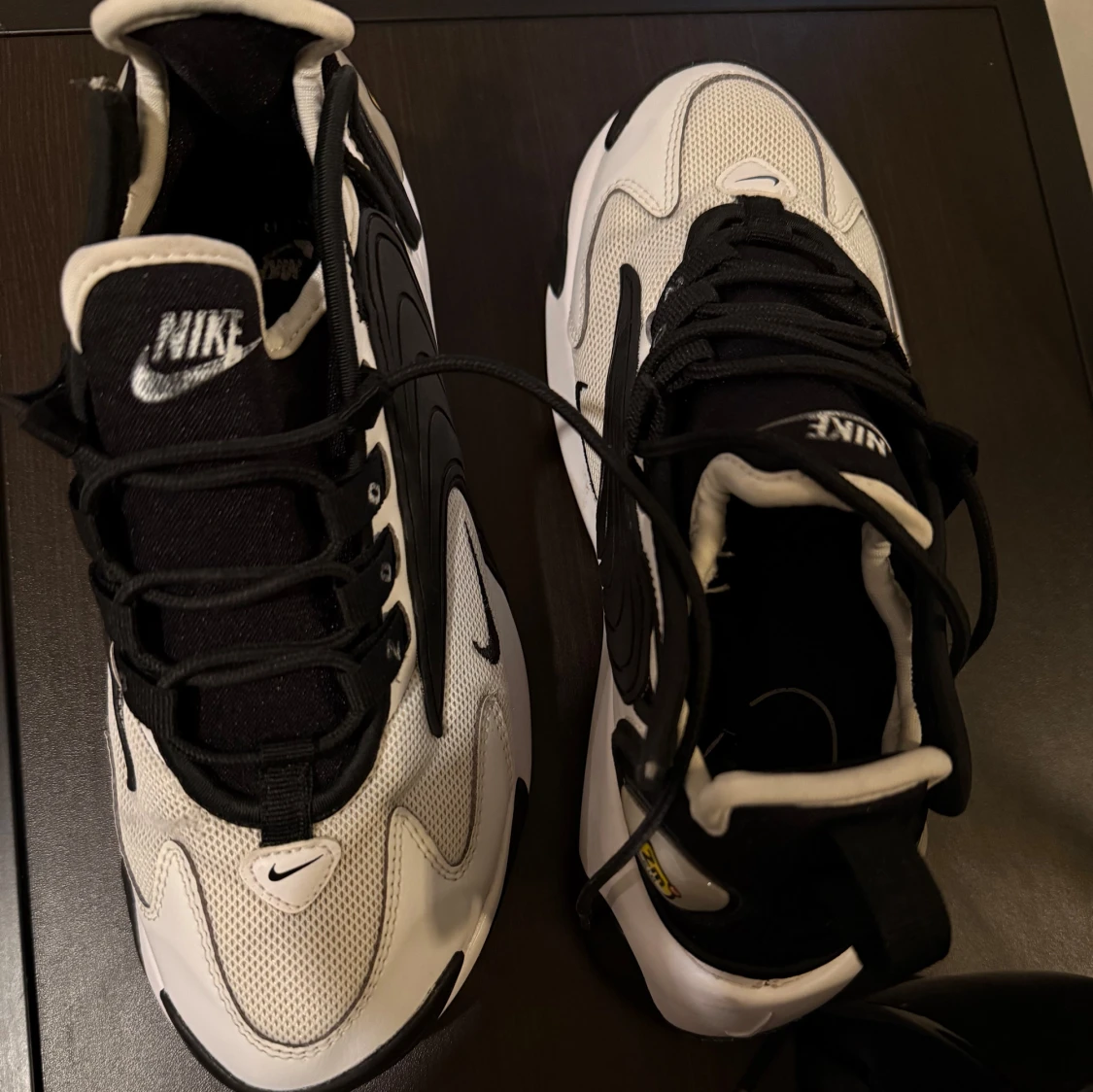 Nike sneakers i svart och vitt - 3