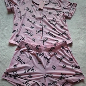 Juicy couture pyjamas L och XL  - Helt nya 