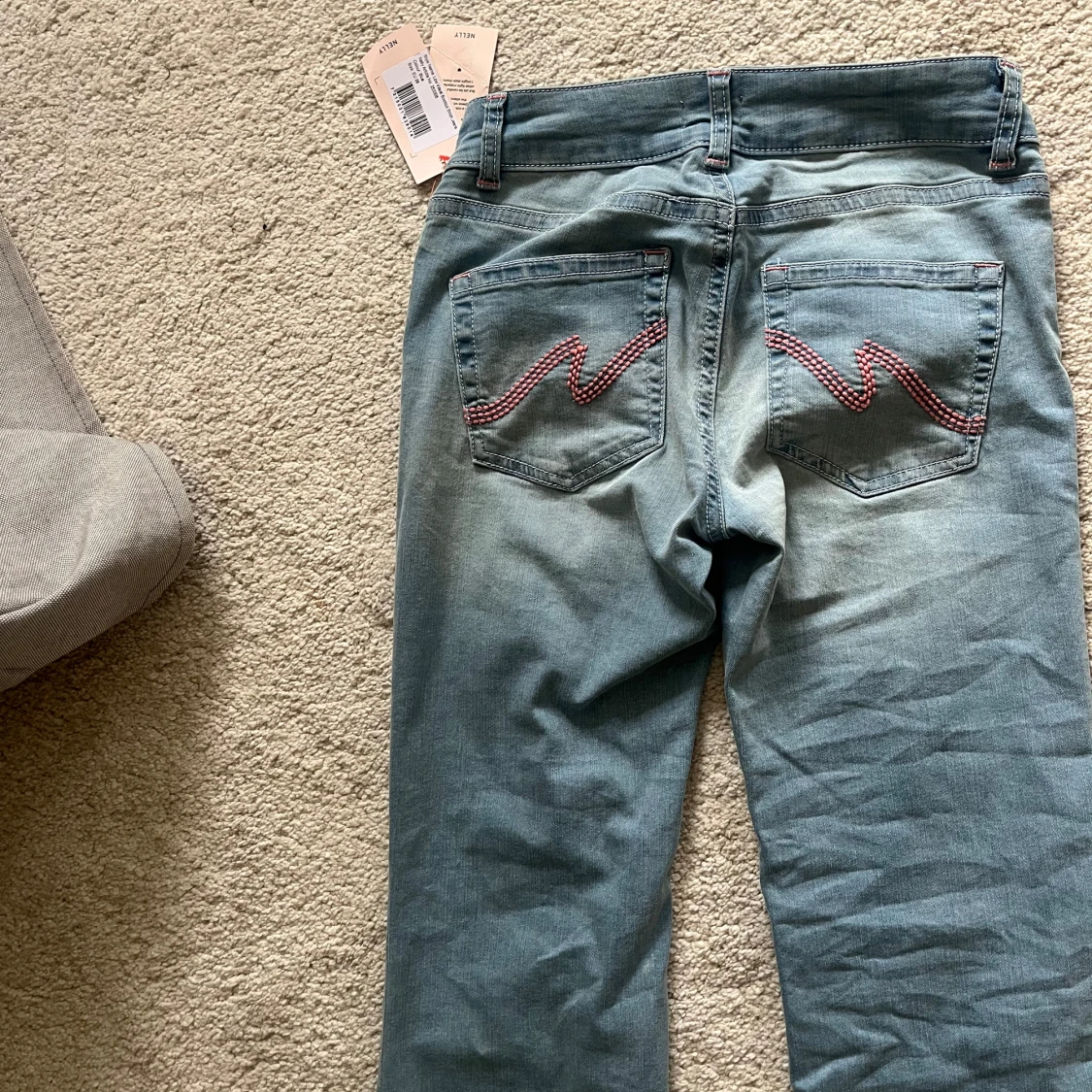 Ljusblå bootcut jeans från Nelly - 2