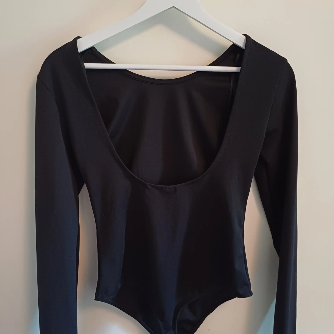Svart långärmad body - 1