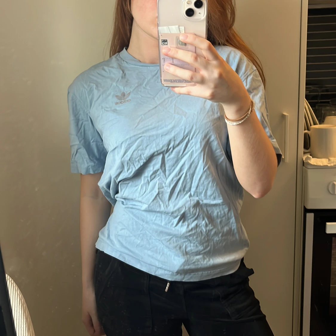 Ljusblå Adidas t-shirt med logga