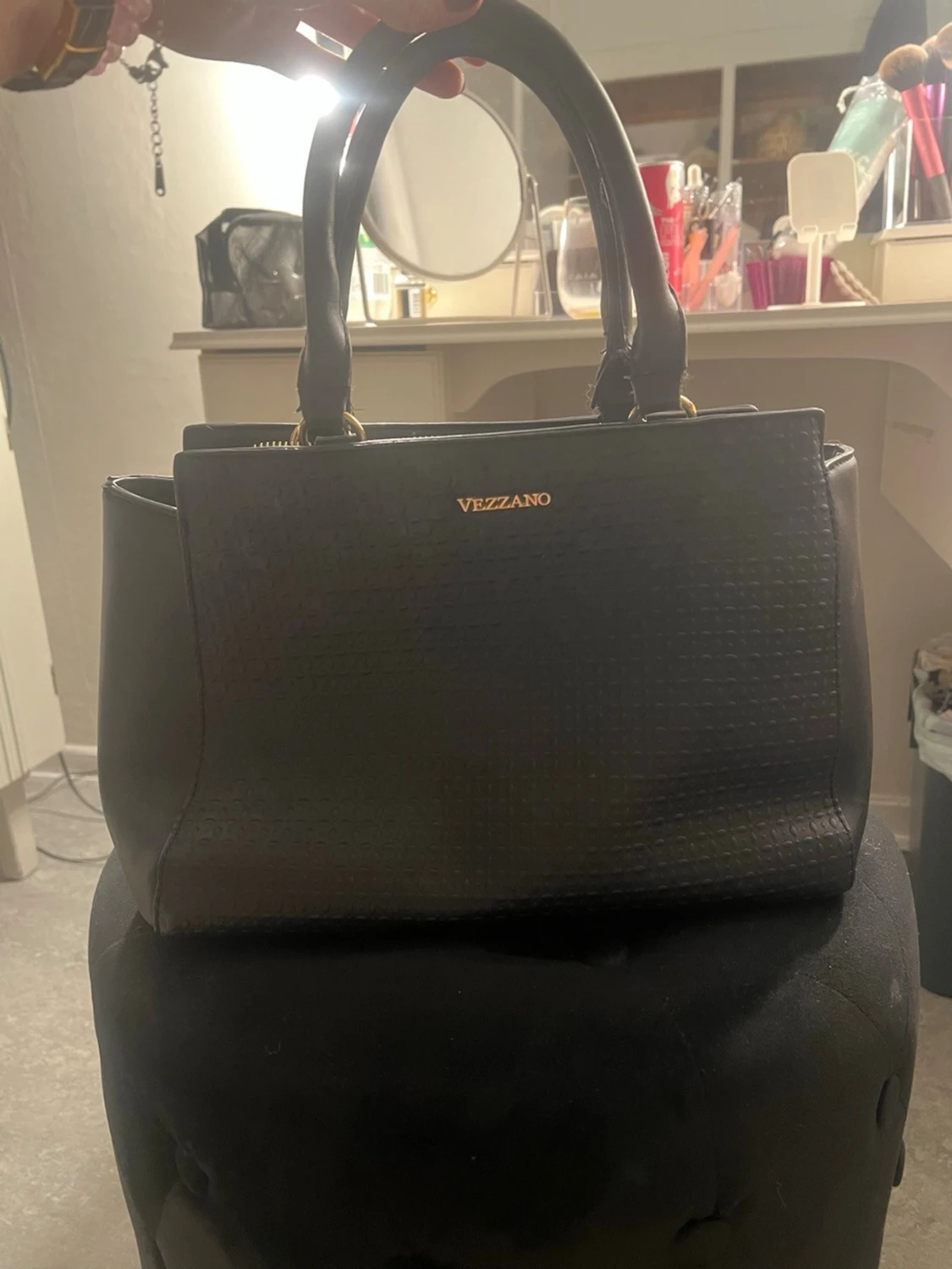 Svart handväska från Vezzano