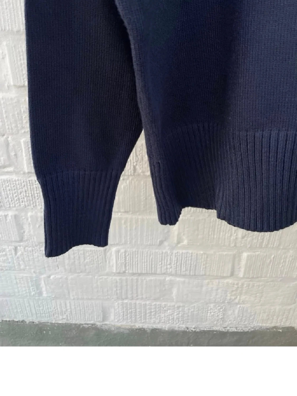 Mörkblå stickad tröja från Ami - 6