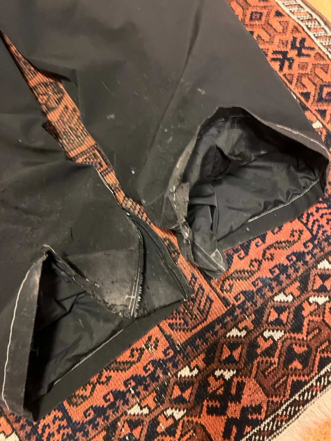 Svarta täckbyxor med vita sömmar - 3