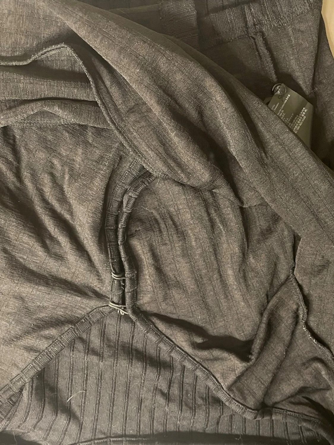 Mörkgrå ribbstickad kofta