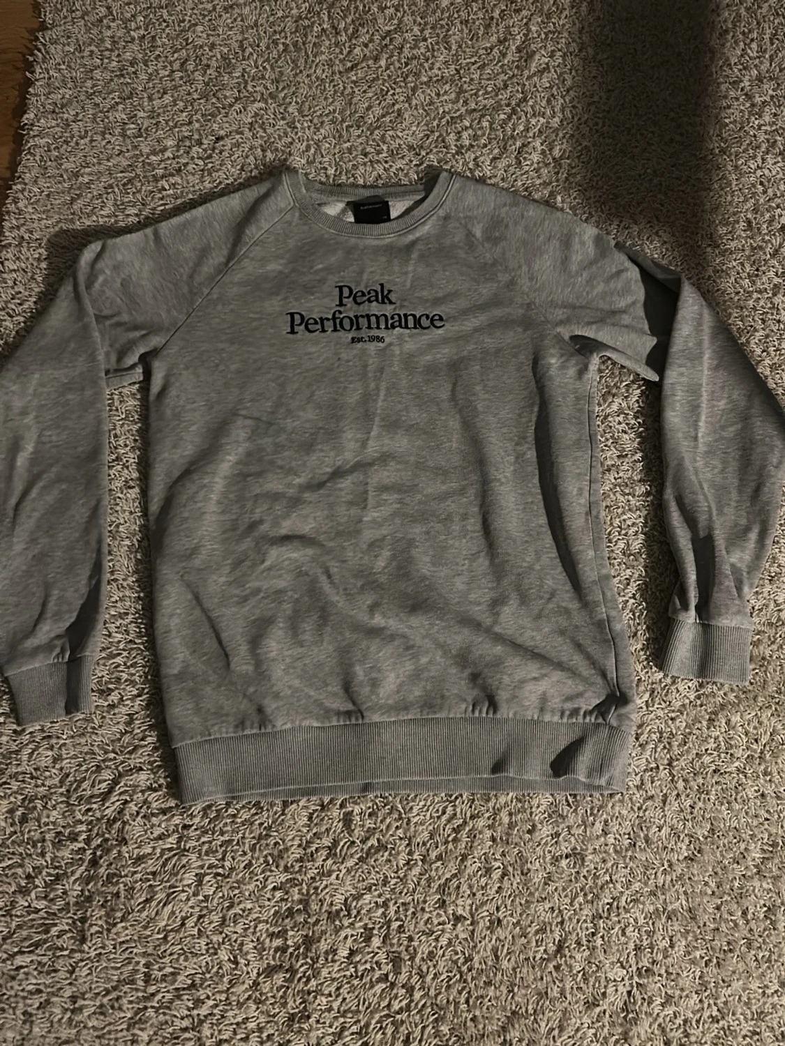 Grå tröja Peak Performance - 1