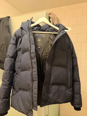 Canda Goose jacka - Storlek: L