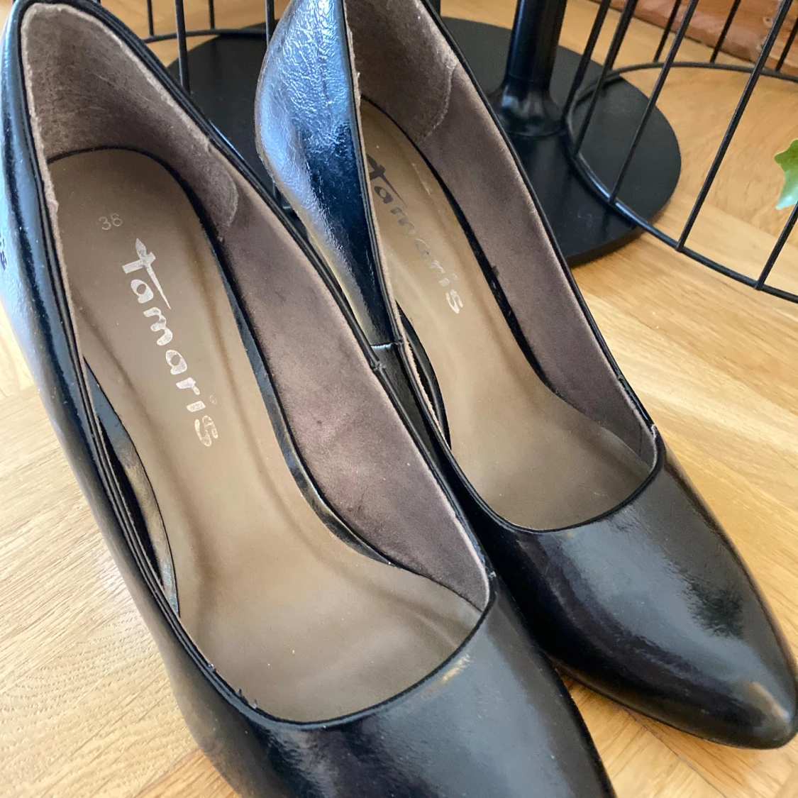 Svarta pumps från Tamaris, storlek 36 - 2