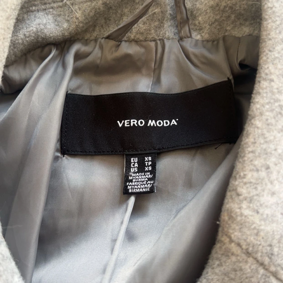 Grå kappa från Vero Moda  - 2