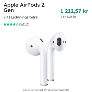 Apple AirPods 2. Gen - Apple AirPods 2. generation med laddningsfodral. Trådlösa hörlurar i vitt, kompatibla med iPhone och andra enheter. Hörlurarna och fodralet ser ut att vara i gott skick lite repor men funkar som nya . Perfekt för musik, samtal och smidig anslutning.
