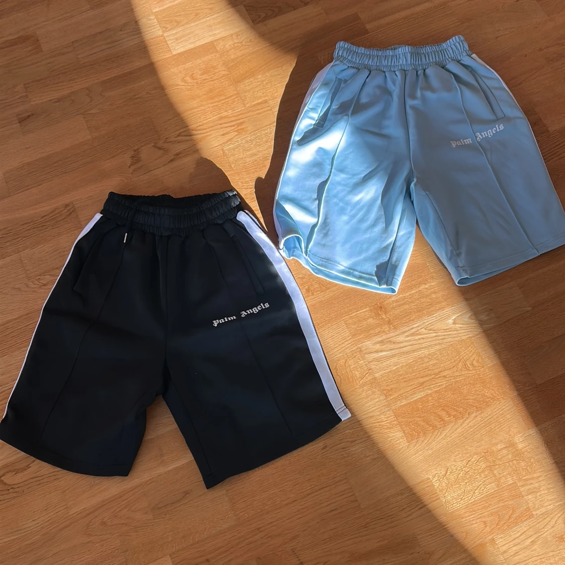 Palm Angels shorts svart & ljusblå 800 för båda !!!( 500 för en !!)