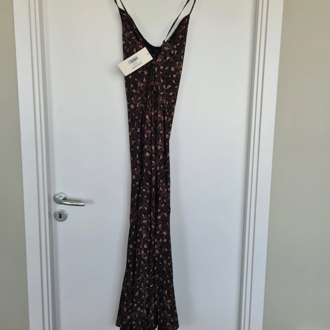 NY - Adoore Leopardmönstrad långklänning - 3