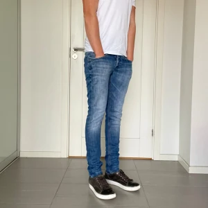 Dondup George jeans  - Säljer nu dessa super feta dondup George Jeans, skriv för fler bilder/frågor🙌🏼