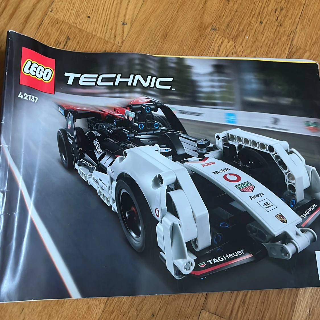 LEGO Technic Porsche 99X Electric 42137 - 2