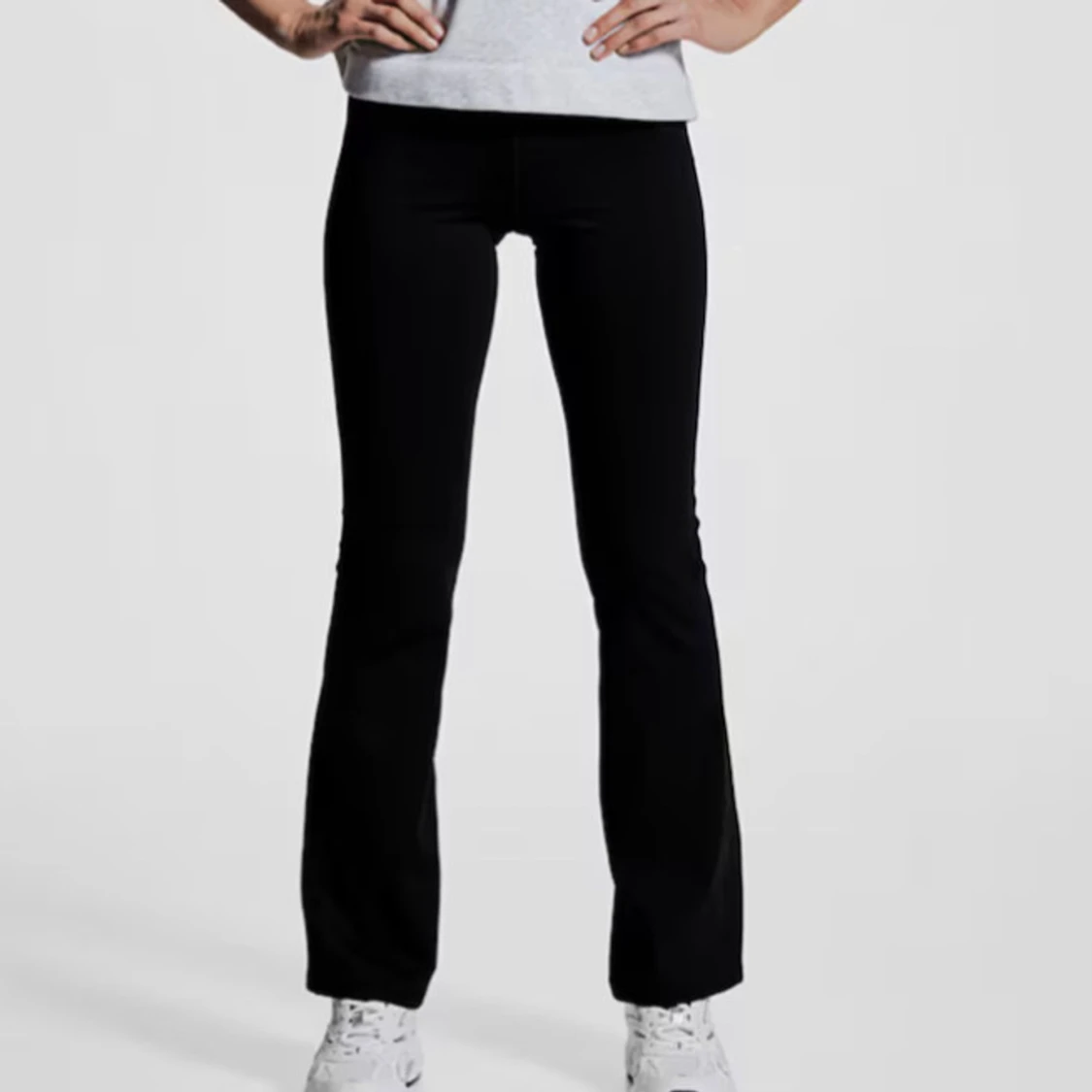 Svarta bootcut leggings H&M Move