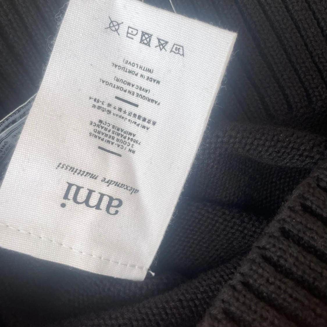 Svart stickad tröja från Ami - 2