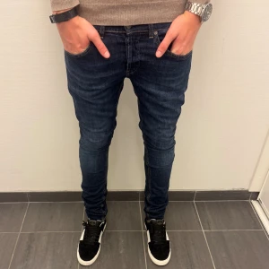 DONDUP JEANS GEORGE - Dondup Jeans George | Storlek 31, Längd: 109cm/Midija:40cm | Deluxecloset 