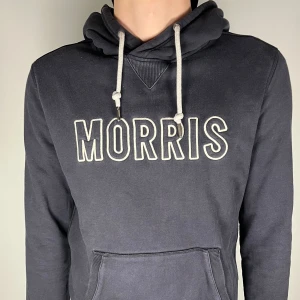 Morris hoodie - En riktig snygg och trendig morris hoodie i fint skick, storlek S, vid frågor är de bara att skriva // Gramenti 