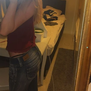 Lowwaist bootcut jeans blå - Snygga blå jeans säljer dom då dom inte kommer till användning 