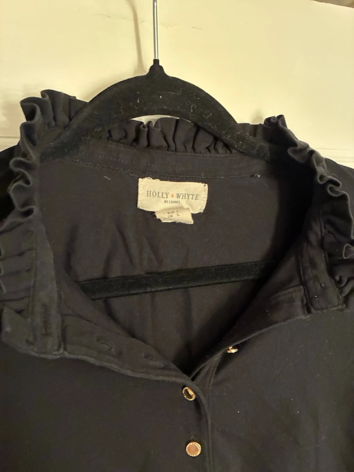 Svart tröja med volangkrage Holly & Whyte - 1