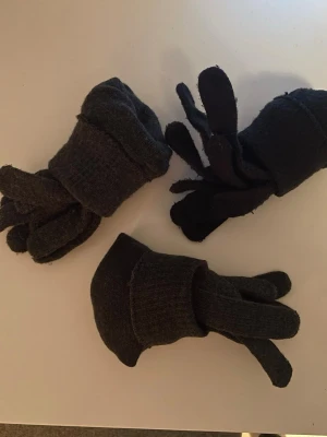 Vantar - 2 gråa, 1 svart